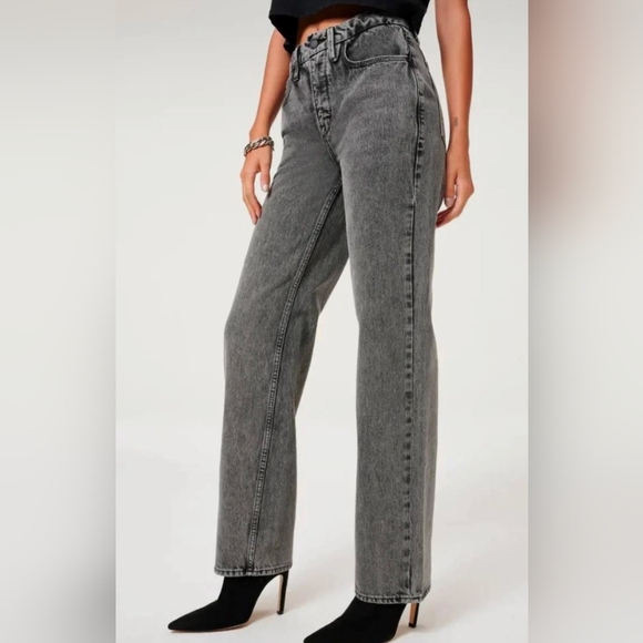Good Icon Straight Leg Jean - Picture 1 of 11